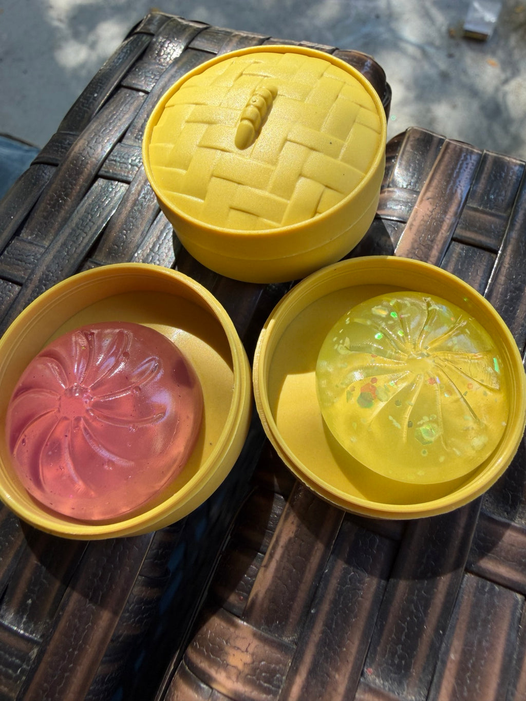 Micro mystery dumpling squishies 3.5 cm in steamer containers